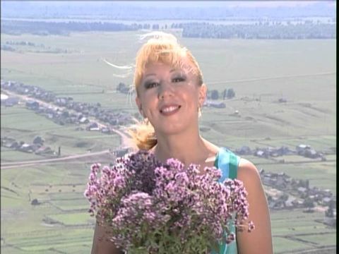 Тамада, певица Резида Байтерякова. Клип "Жырлый сирень".(Поет сирень).