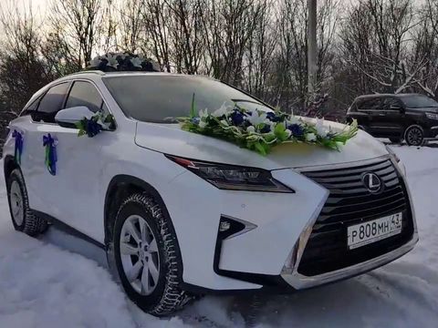 Авто на свадьбу Киров прокат Lexus RX 200t NEW изысканные украшения.