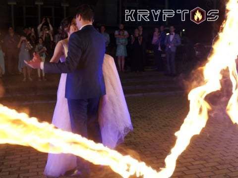 Свадебный танец (огненные сердца, пиротехника, свет)